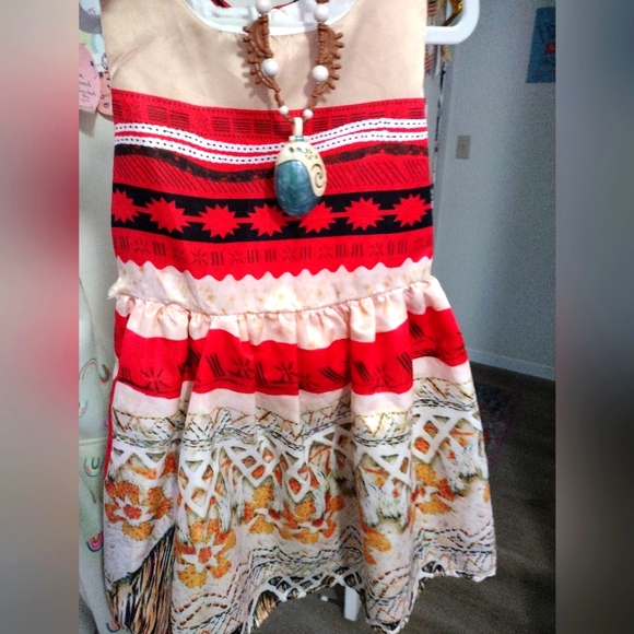 HALLOWEEN SALE 🎃 Disney's Moana Dress With Necklace sz 5/6 - Picture 1 of 4